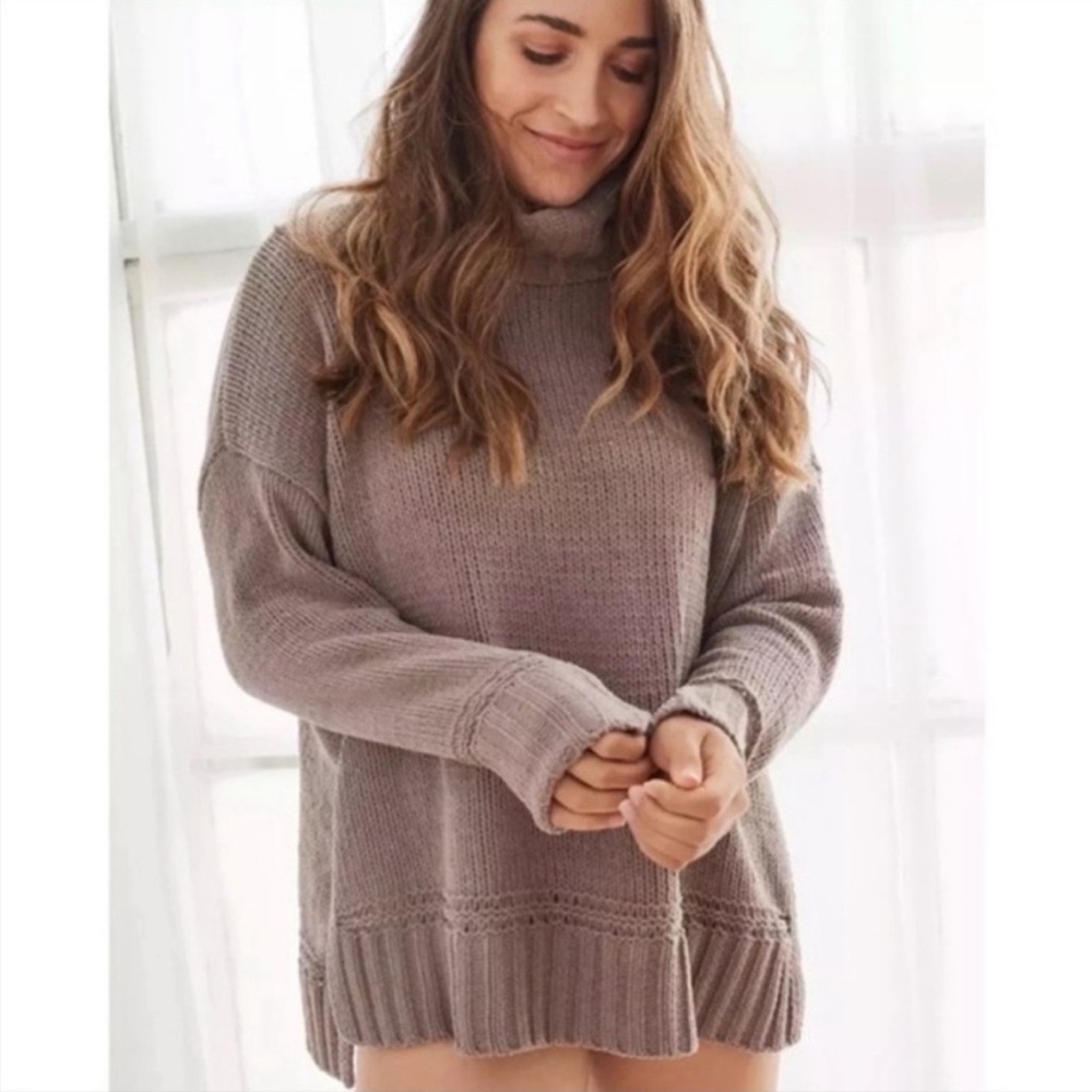 Aerie Chenille Turtle Neck Split Side Oversized Sweater in Mushroom Size XS